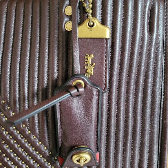 ❤️SOLD❤️ Coach 1941 Rogue with Quilting Rivets - Picture 2 of 16
